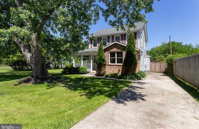 2728 SPRING HILL ROAD Gallery 2