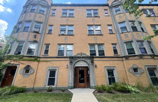 Lovely Renovated 1 BR In North Center photos photos