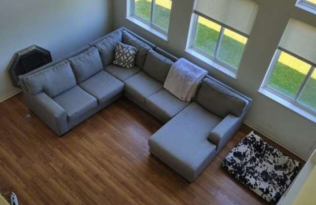 568 Needlegrass Parkway Gallery 2