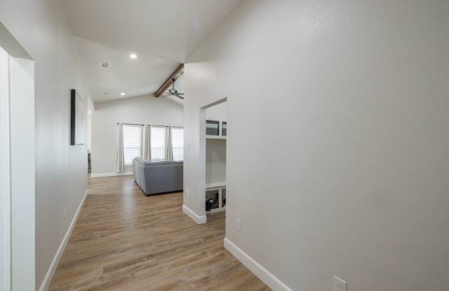 7446 Sleepy Hollow Lane Gallery 2