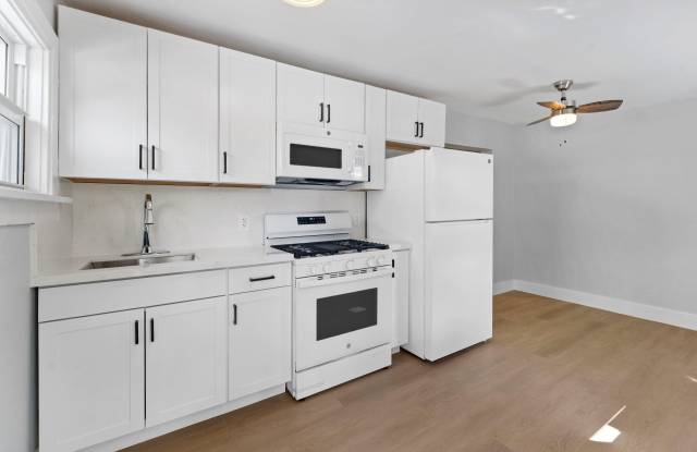4561 Lake Avenue Gallery 1