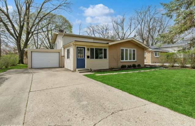 403 E Lake Ave, Glenview, IL, 60025 Gallery 1