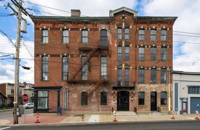 Burton One Bedroom - 512 Berry Street, Dayton, KY 41074