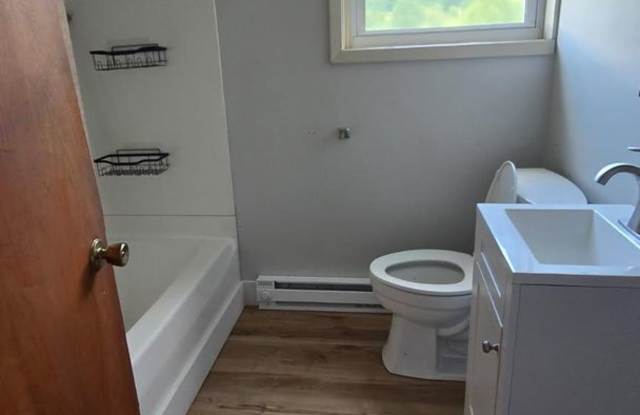 3/1 upstairs apartment photos photos
