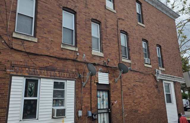 6343 N VINE Street Gallery 2