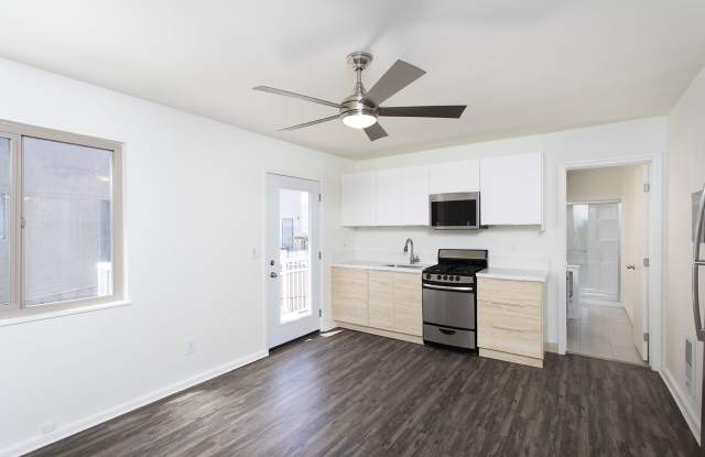 Amazing La Jolla Village Studio with Onsite Laundry photos photos