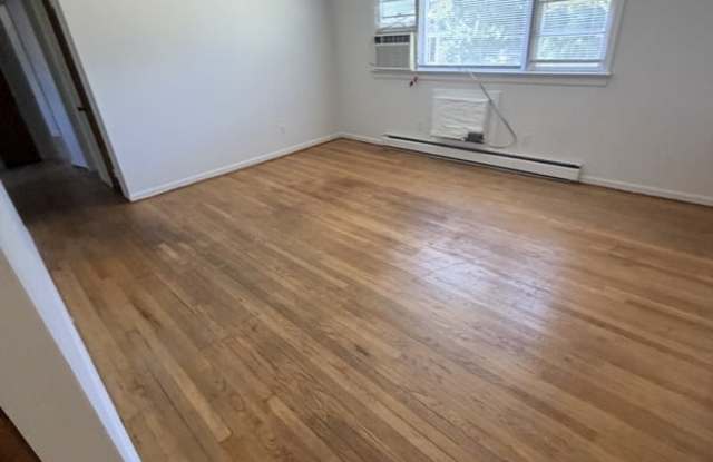 3215 Meadowbridge Rd Gallery 2