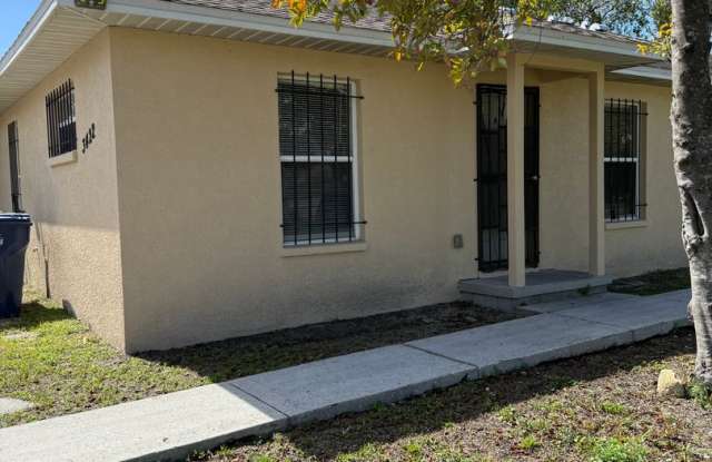 3 Bed / 1 Bath Unit Available for Rent! photos photos
