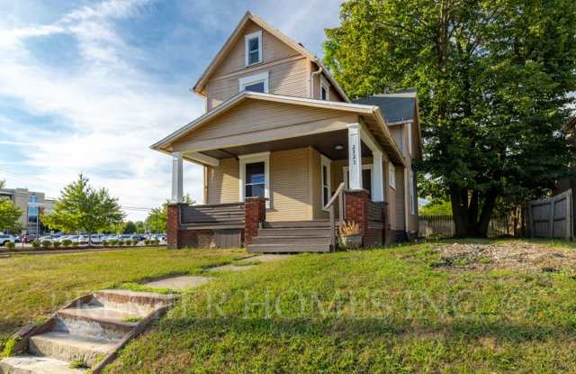 3 Bed Single-Family Home Near Aultman Hospital – $1,595/mo photos photos