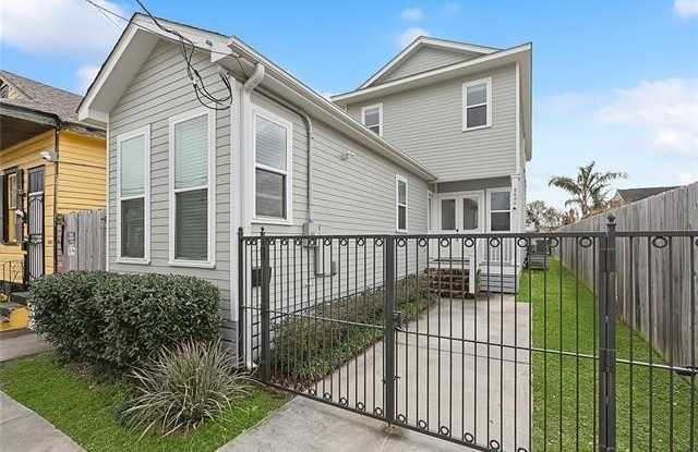 3430 S LIBERTY Street photos photos