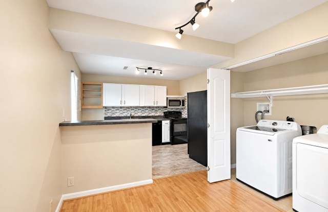 Dog-Friendly Villas at Southern Ridge Apartment Gallery 4