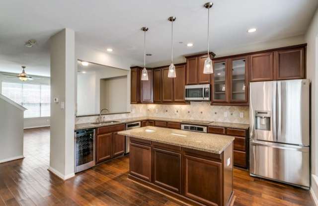 2524 Chambers Drive Gallery 2