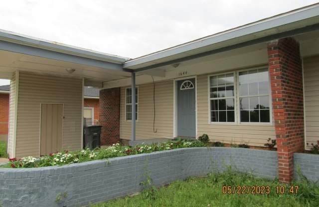 Very Nice Remodeled Duplex Home! No Pet Home! - 1644 Northwest 27th Street, Lawton, OK 73505