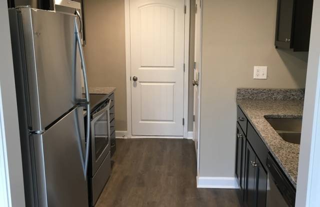 3 Bed Townhome in Grain Valley with Special photos photos