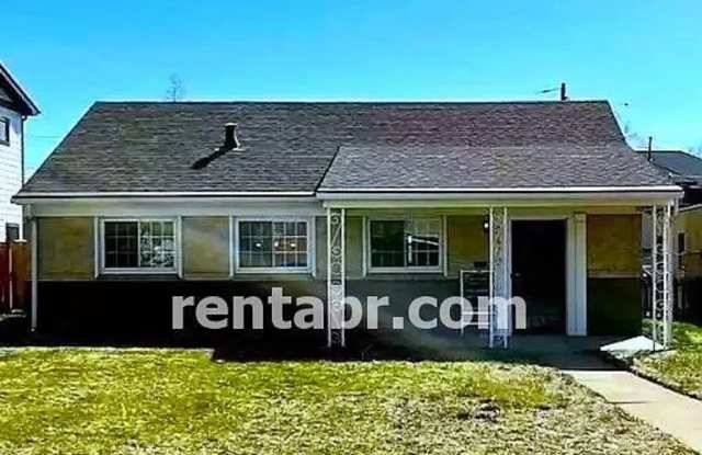 Come home to this Two Bedroom Bungalow in the coveted Sloans Lake/West Highland Neighborhood! photos photos