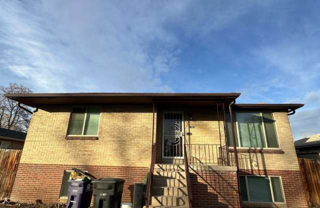 4 bedroom 2 bathroom Sinlge Family House in metro Denver photos photos