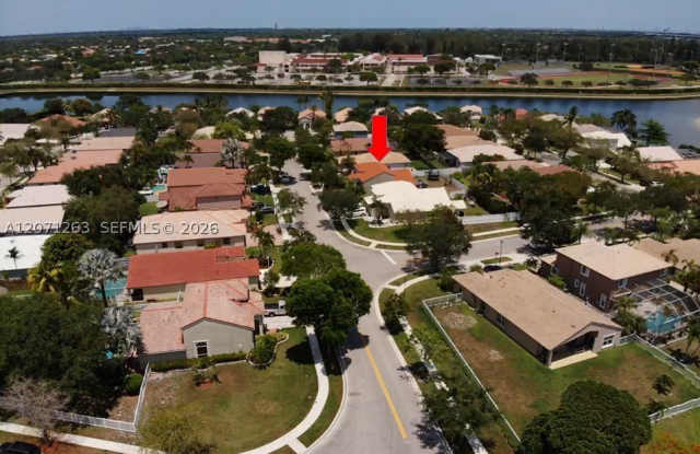 13274 NW 15th Ct Gallery 4