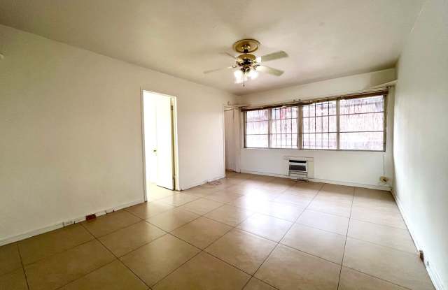 Waikiki: Upper Floor 1 Bed, 1 Bath Apartment photos photos