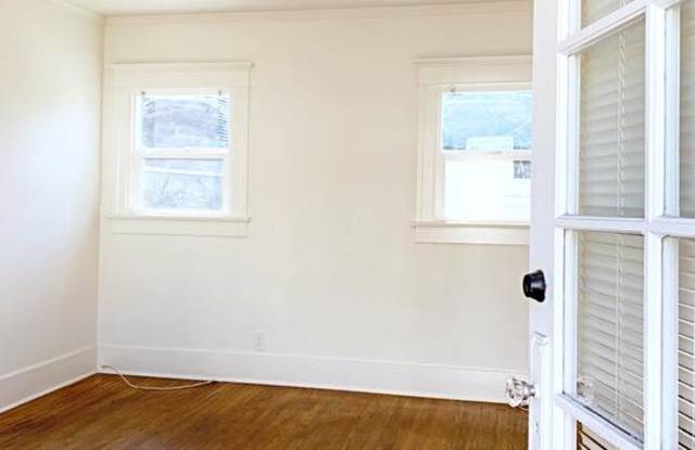 326 West WILSON Avenue Gallery 4