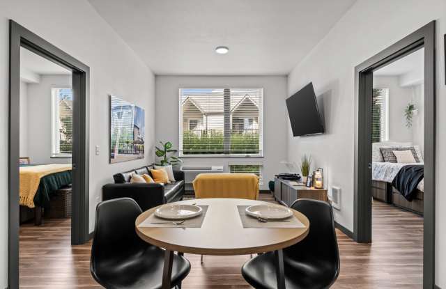 The Flats at Chase - Student Housing Gallery 3