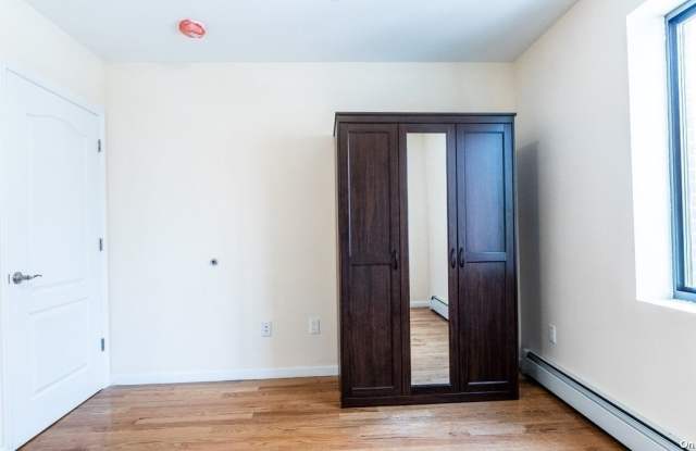 132-36 41 Avenue Gallery 4