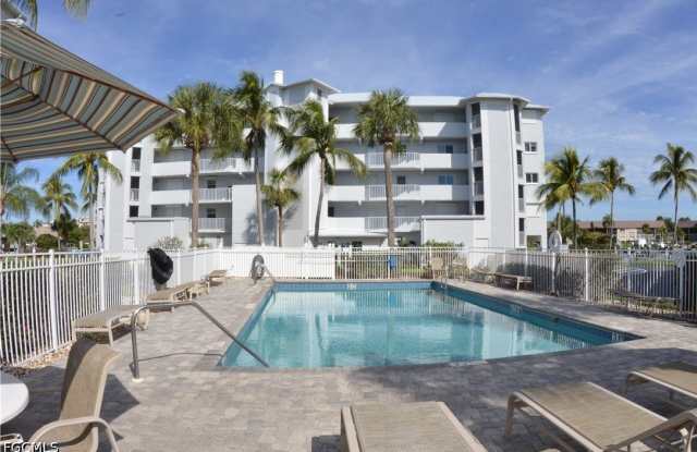 4591 Bay Beach Lane Gallery 1