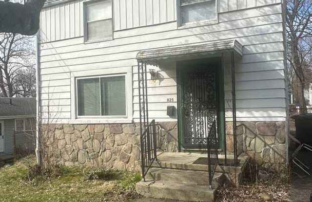 Goodyear Hts home ready to rent! photos photos