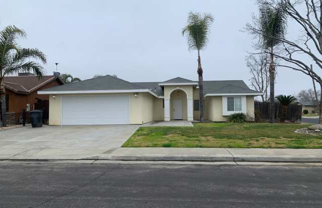 3 Bedroom, 2 Bath home in North Hanford photos photos