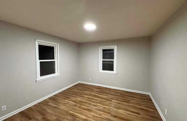 920N Monroe #5, Brownsville Gallery 3