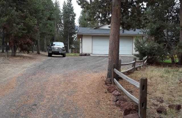 Darling house between Sunriver  LaPine photos photos