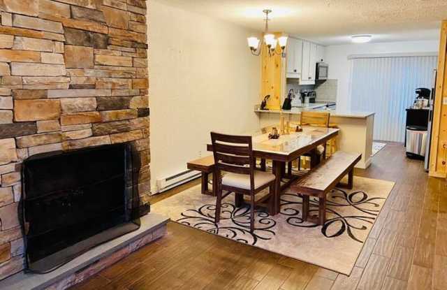 Charming 3BR Townhome in Hunter Gallery 3