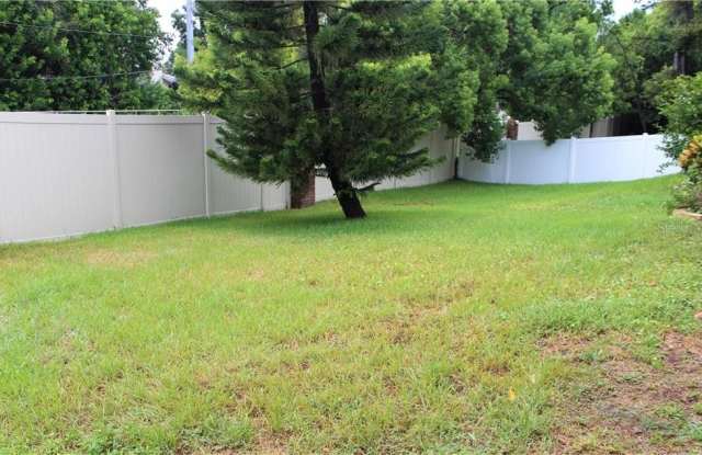 2472 INDIAN TRAIL W Gallery 2