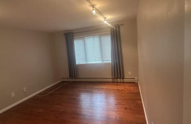 4380 Brookside Court Gallery 3