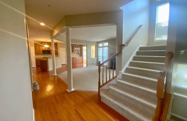 3089 SEDGEWICK DRIVE Gallery 2