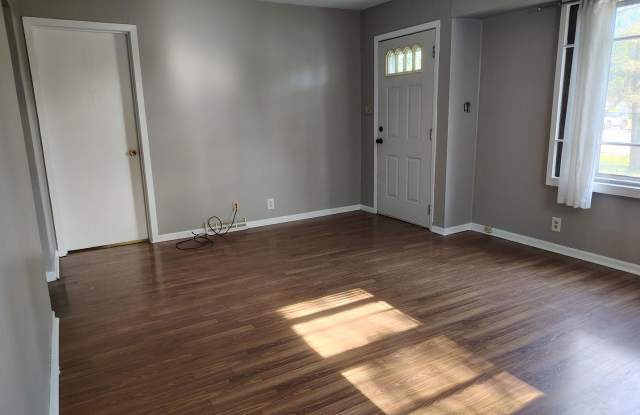 Single Family 4 Bed/2 Bath House for Rent!! photos photos