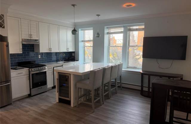 25 W Broadway unit: 104 photos photos