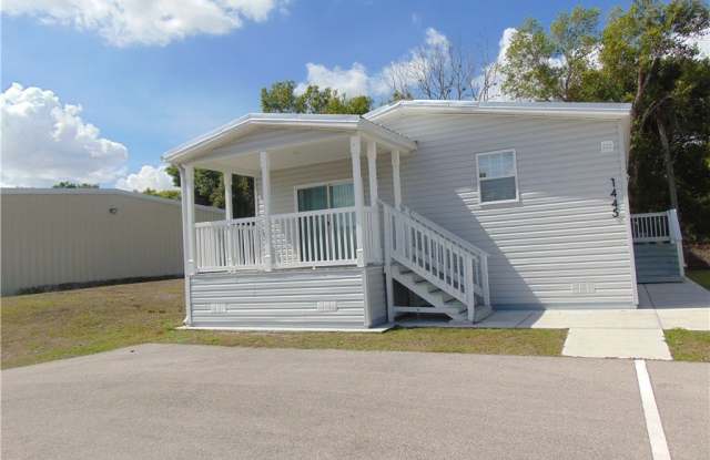 1445 N Bridge Street photos photos