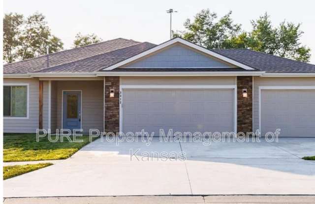 3312 SE 22nd St - 3312 Southeast 22nd Street, Topeka, KS 66605