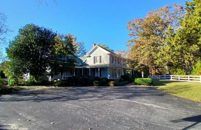 1920 Kelly Road Gallery 4