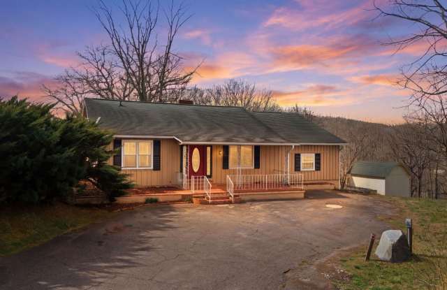 $1,900 - 3 Bedroom 3 Bathroom Unfurnished Home Just Outside Franklin photos photos $1,900 - 3 Bedroom 3 Bathroom Unfurnished Home Just Outside Franklin photos photos