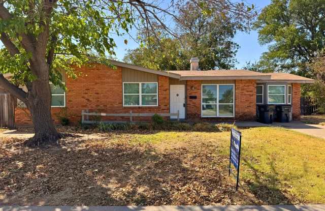 3 Bed 2 Bath With Two Living Areas In University Park Gallery 1