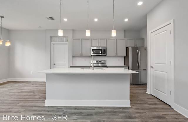 141 Tile Ave SW Gallery 4