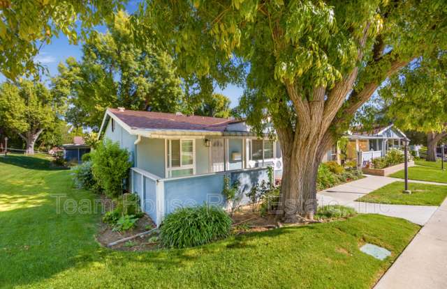 19139 Avenue of the Oaks Gallery 1