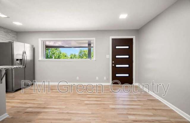 3220 South Knoxville Avenue photos photos