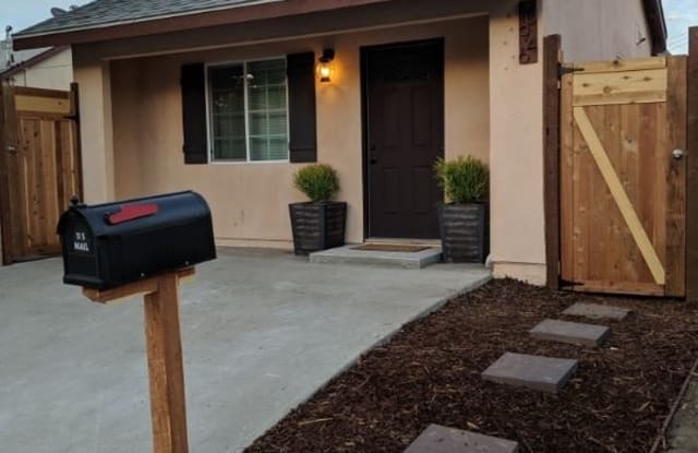 10946 Amestoy Ave - 10946 Amestoy Avenue, Los Angeles, CA 91344