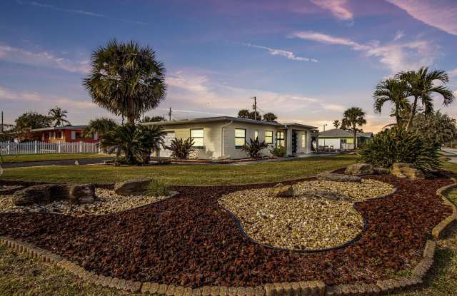 4605 Ocean Beach Boulevard photos photos