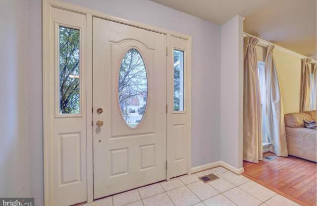 1404 BAYSHIRE Lane Gallery 2