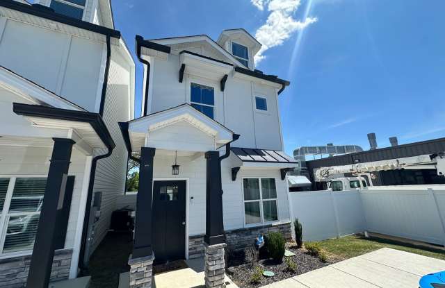 FOR LEASE- 4 BED TOWNHOME IN LEBANON TN! photos photos
