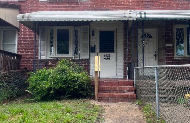 Cozy 2-Bedroom Home Available Now photos photos