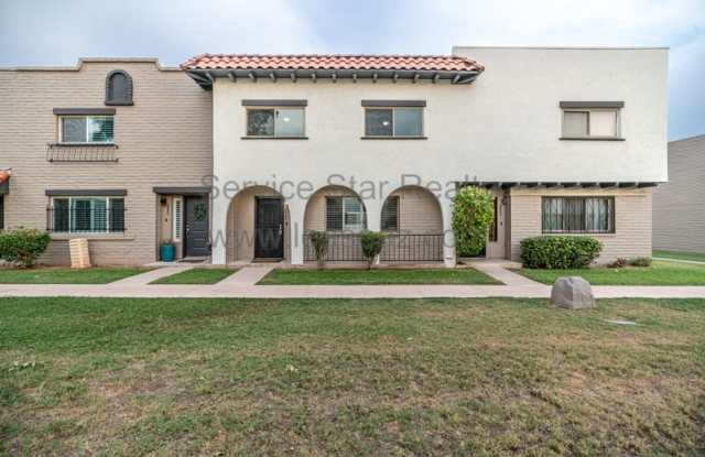 2948 E Clarendon Ave photos photos